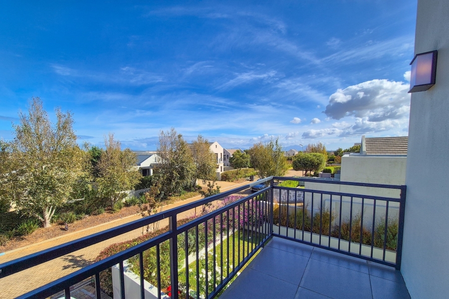 3 Bedroom Property for Sale in Kelderhof Country Village Western Cape